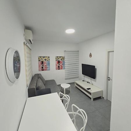 Gk Apartment Harmony Bat Yam Extérieur photo